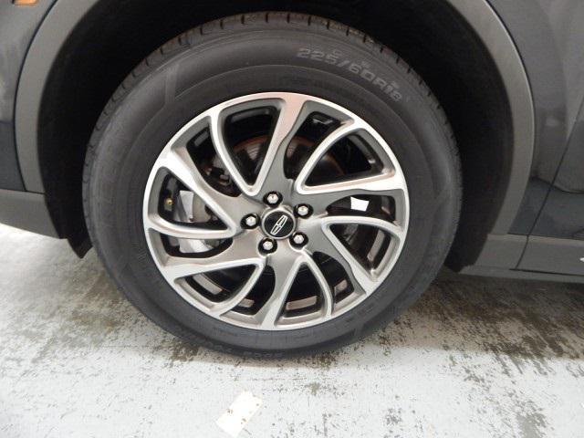 Photo of 2022 Infinite Black Metallic Clearcoat Lincoln Corsair