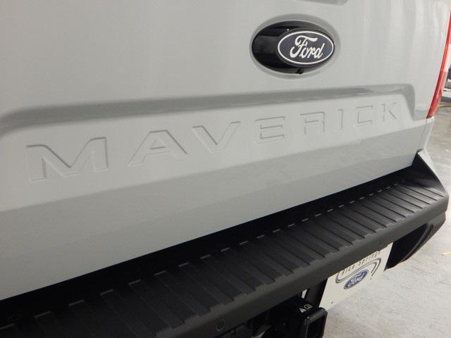 Photo of 2025 Space White Metallic Ford Maverick