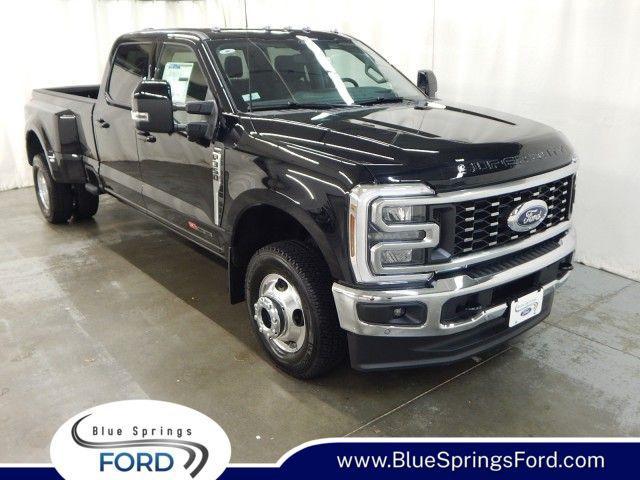 Photo of 2025 Agate Black Metallic Ford F-350