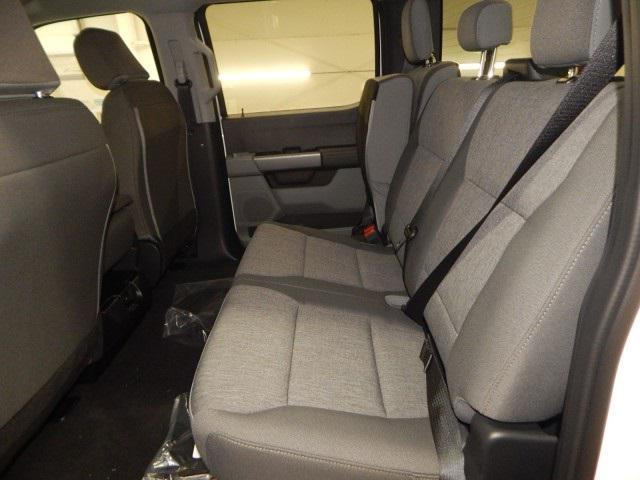 Photo of 2025 Oxford White Ford F-250