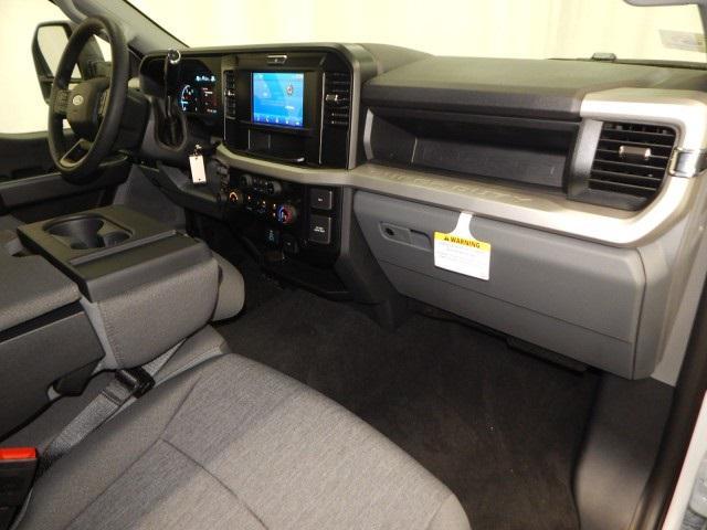 Photo of 2025 Oxford White Ford F-250