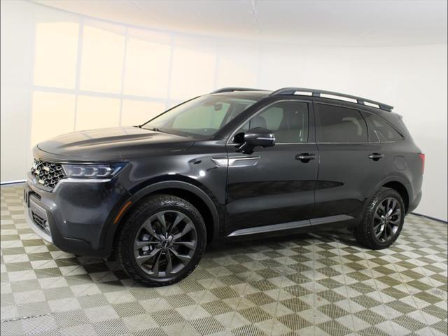 Photo of 2022 Ebony Black Kia Sorento