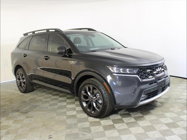 Photo of 2022 Ebony Black Kia Sorento