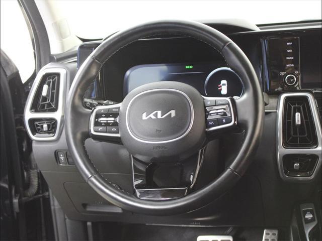 Photo of 2022 Ebony Black Kia Sorento