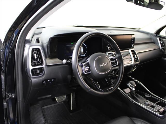 Photo of 2022 Ebony Black Kia Sorento