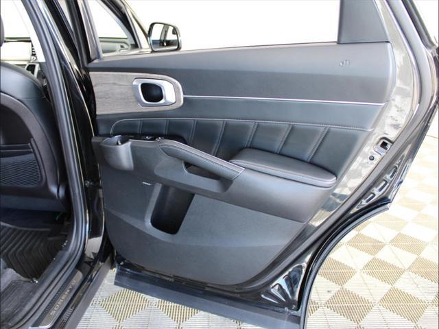 Photo of 2022 Ebony Black Kia Sorento