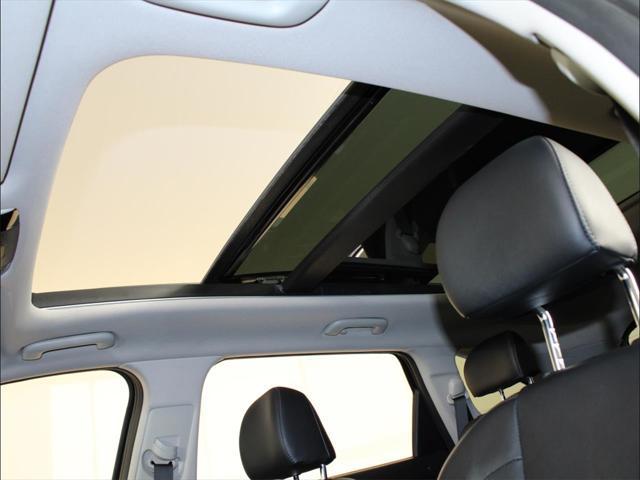 Photo of 2022 Ebony Black Kia Sorento