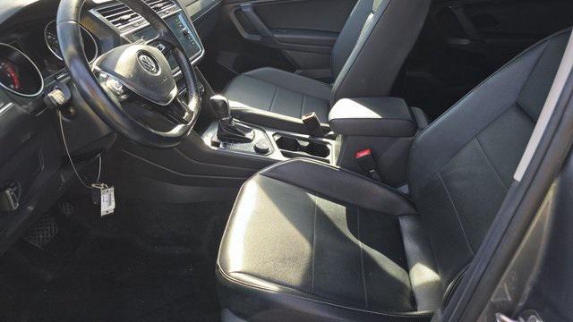 Photo of 2019 Platinum Gray Metallic Volkswagen Tiguan
