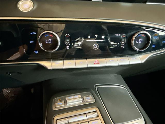 Photo of 2025 Vik Black Genesis GV70