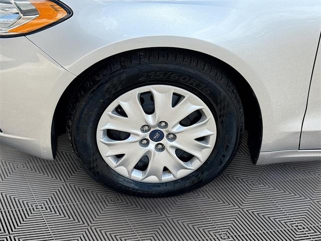 Photo of 2019 Ingot Silver Ford Fusion