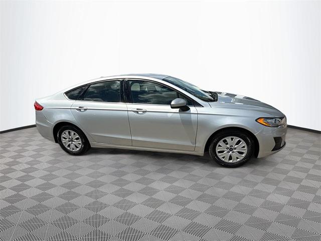 Photo of 2019 Ingot Silver Ford Fusion
