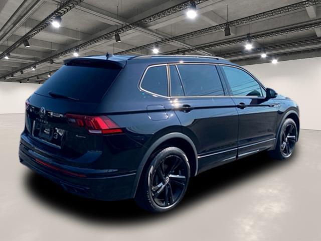Photo of 2023 Deep Black Pearl Effect Volkswagen Tiguan