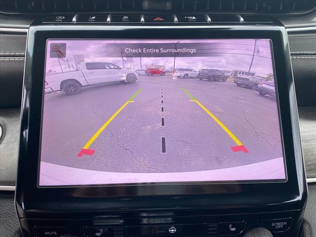 Photo of 2022 Bright White Clearcoat Jeep Grand Cherokee