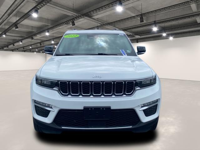 Photo of 2022 Bright White Clearcoat Jeep Grand Cherokee