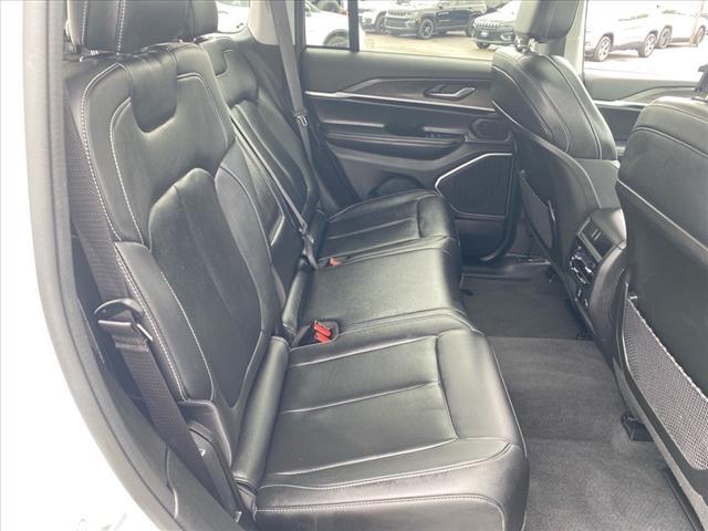 Photo of 2022 Bright White Clearcoat Jeep Grand Cherokee