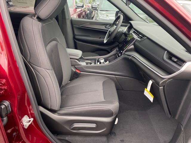 Photo of 2025 Velvet Red Pearlcoat Jeep Grand Cherokee L