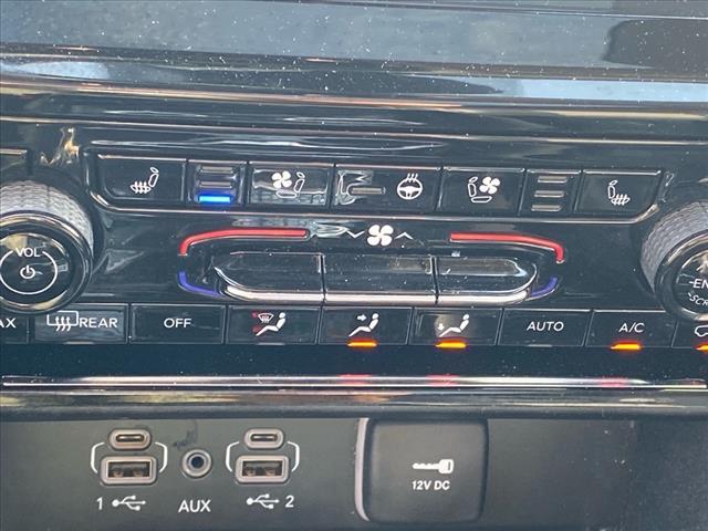 Photo of 2022 Diamond Black Jeep Grand Cherokee L