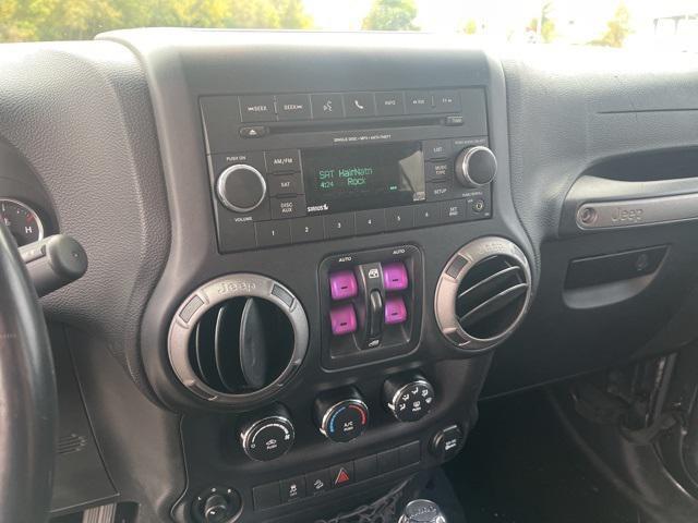 Photo of 2016 Granite Crystal Metallic Clearcoat Jeep Wrangler Unlimited