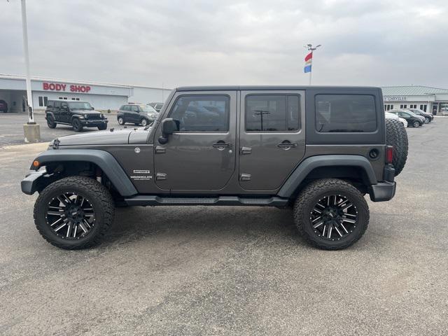 Photo of 2016 Granite Crystal Metallic Clearcoat Jeep Wrangler Unlimited