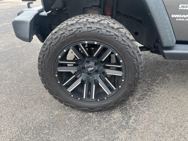 Photo of 2016 Granite Crystal Metallic Clearcoat Jeep Wrangler Unlimited