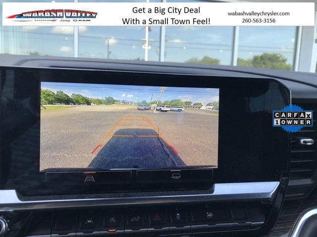 Photo of 2023 Summit White GMC Sierra 1500