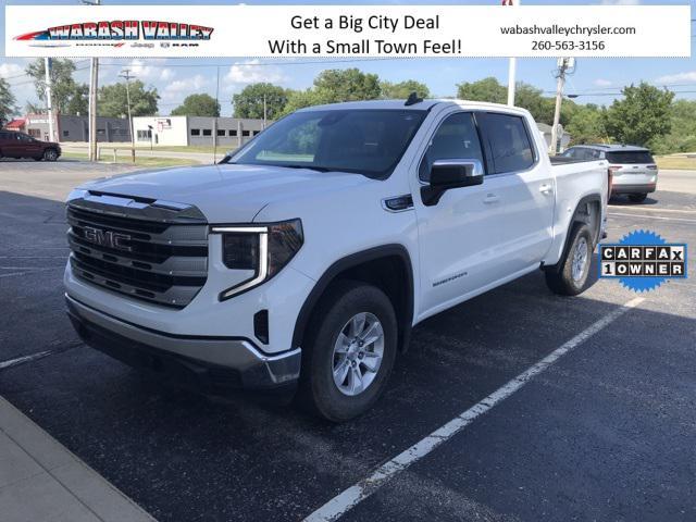 Photo of 2023 Summit White GMC Sierra 1500
