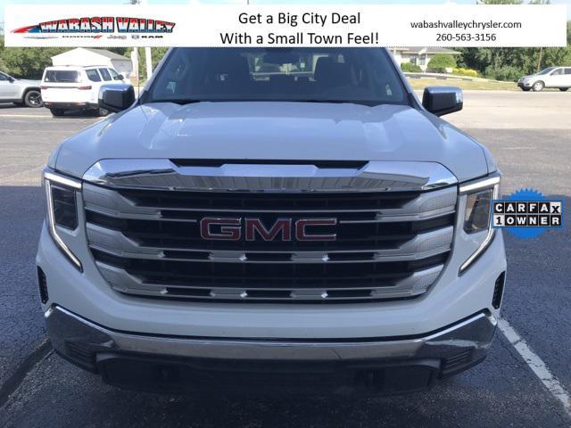 Photo of 2023 Summit White GMC Sierra 1500