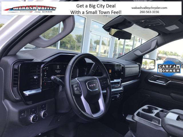 Photo of 2023 Summit White GMC Sierra 1500