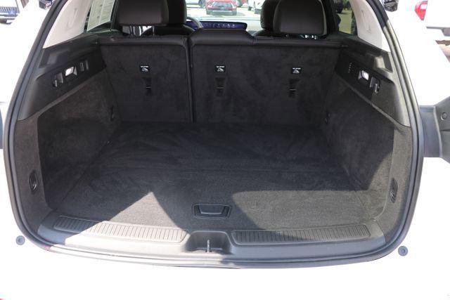Photo of 2025 Summit White Buick Envision