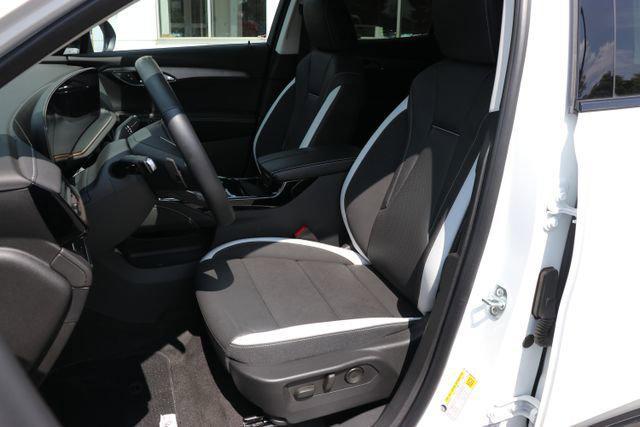 Photo of 2025 Summit White Buick Envision