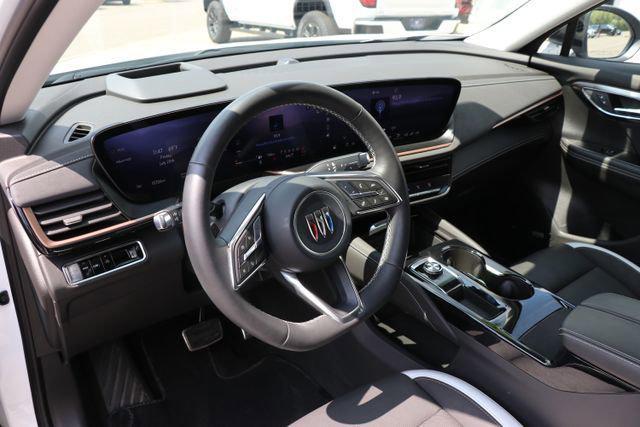 Photo of 2025 Summit White Buick Envision