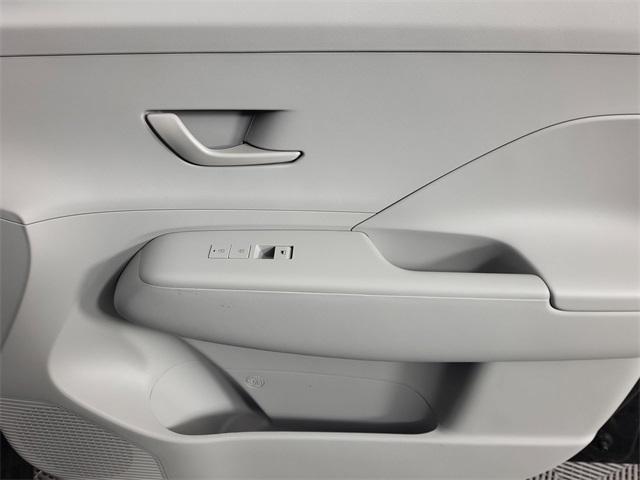 Photo of 2025 Abyss Black Pearl Hyundai KONA