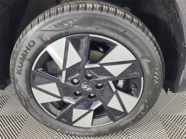 Photo of 2025 Abyss Black Pearl Hyundai KONA