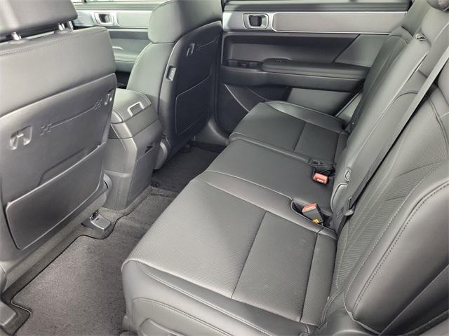 Photo of 2025 Shimmering Silver Hyundai SANTA FE