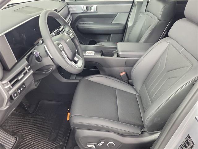 Photo of 2025 Shimmering Silver Hyundai SANTA FE