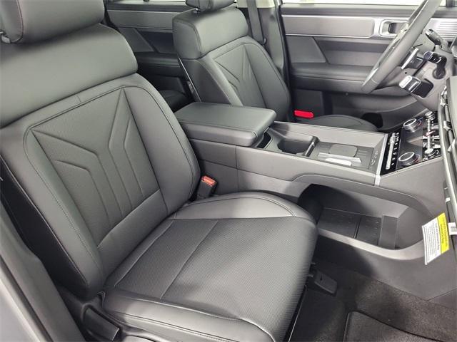 Photo of 2025 Shimmering Silver Hyundai SANTA FE