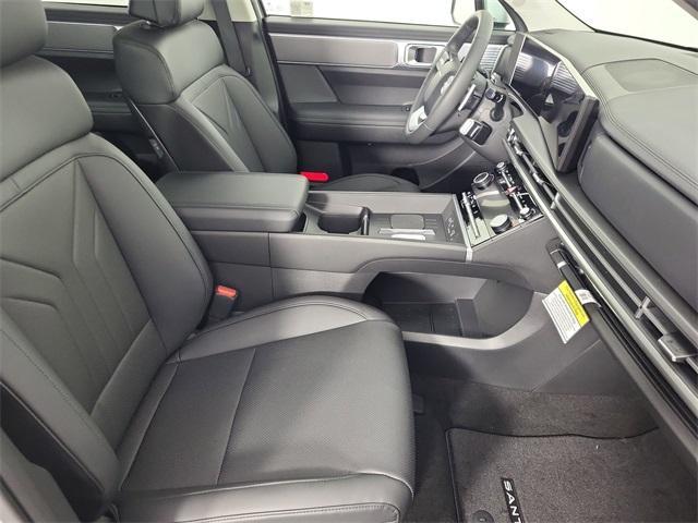 Photo of 2025 Shimmering Silver Hyundai SANTA FE