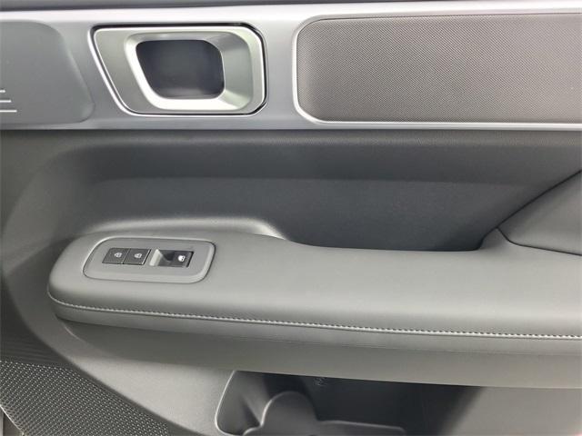 Photo of 2025 Shimmering Silver Hyundai SANTA FE