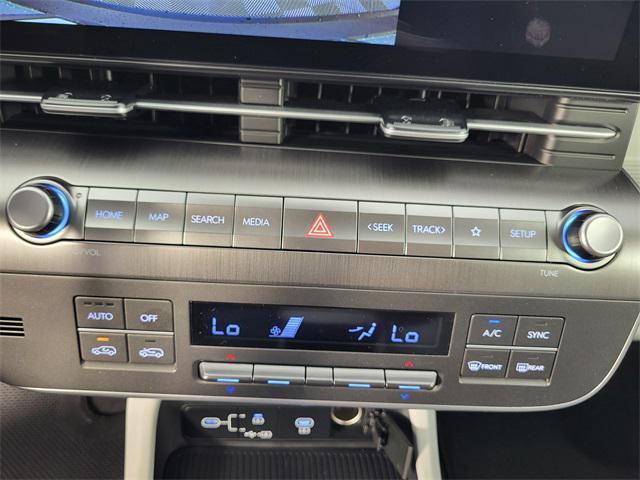 Photo of 2025 Gray Pearl Hyundai KONA