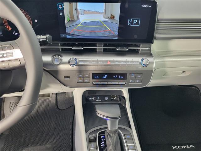 Photo of 2025 Gray Pearl Hyundai KONA