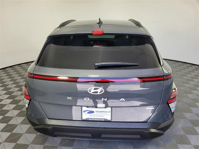 Photo of 2025 Gray Pearl Hyundai KONA