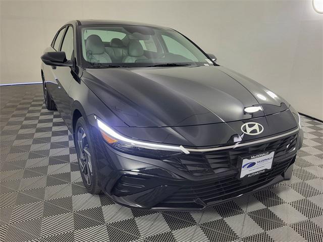 Photo of 2025 Black Hyundai ELANTRA HEV