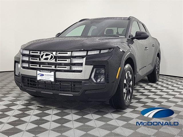 Photo of 2025 Phantom Black Hyundai SANTA CRUZ