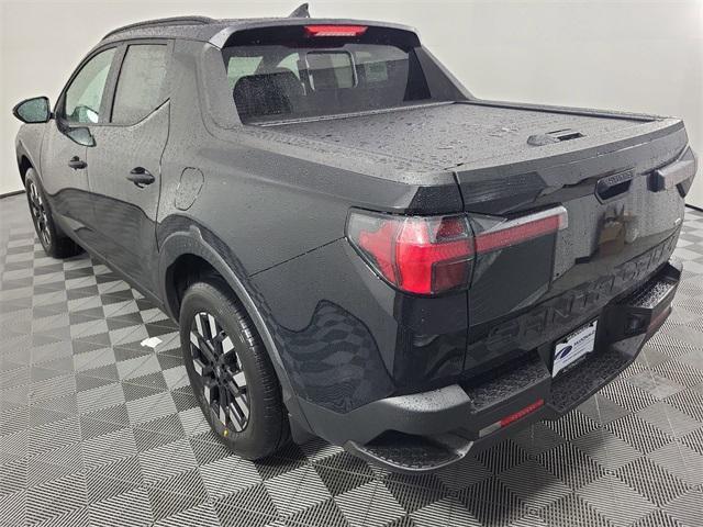 Photo of 2025 Phantom Black Hyundai SANTA CRUZ