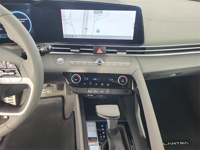 Photo of 2025 White Hyundai ELANTRA HEV