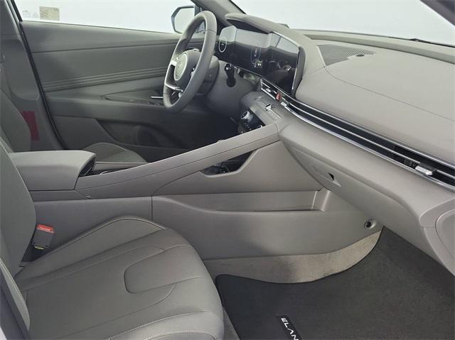 Photo of 2025 White Hyundai ELANTRA HEV