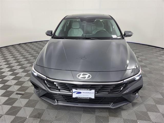 Photo of 2025 Gray Pearl Hyundai ELANTRA HEV