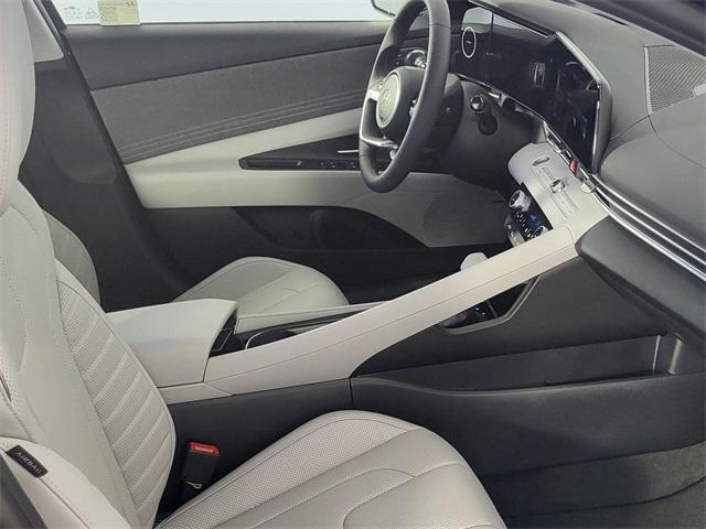 Photo of 2025 Gray Pearl Hyundai ELANTRA HEV