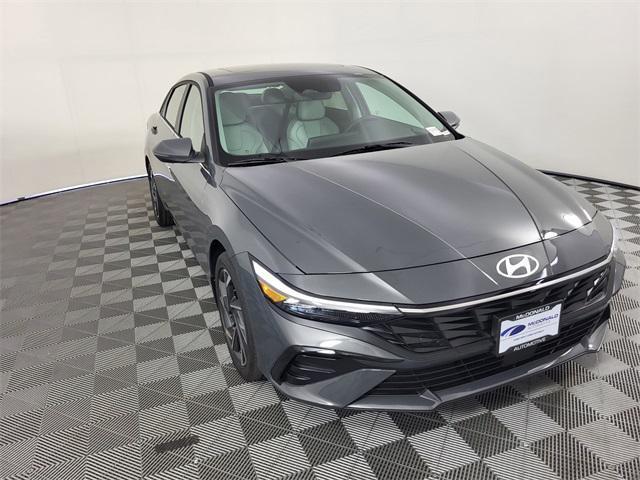 Photo of 2025 Gray Pearl Hyundai ELANTRA HEV