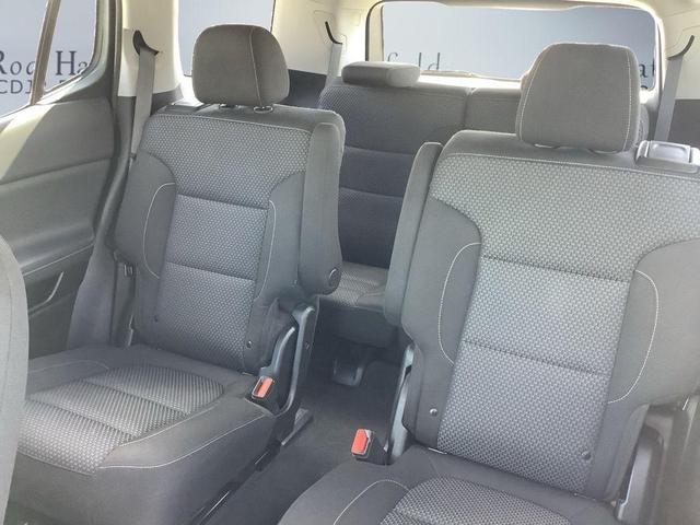 Photo of 2023 Summit White GMC Acadia